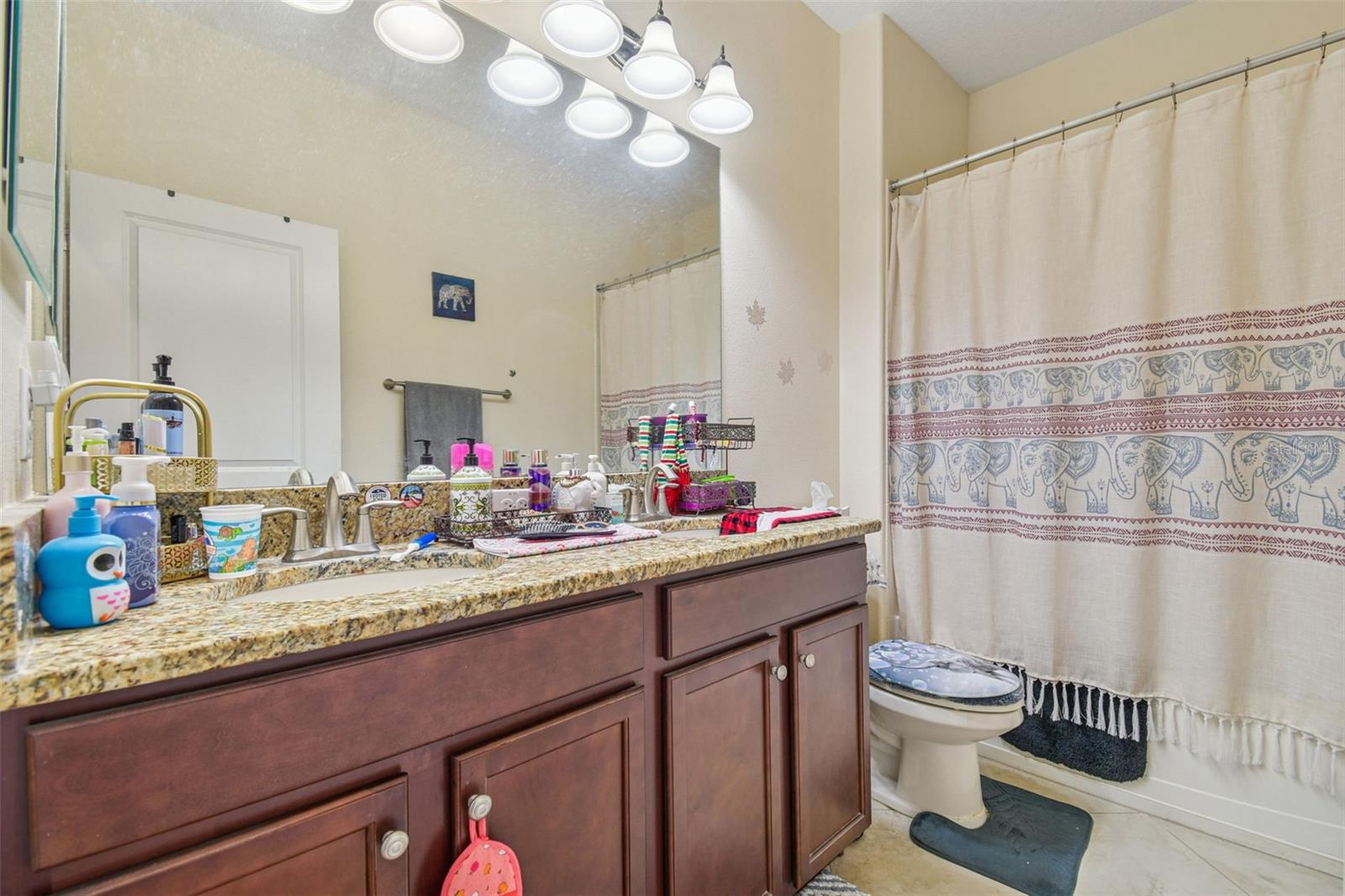 Image 19 of 53 For 13122 Green Violet Drive