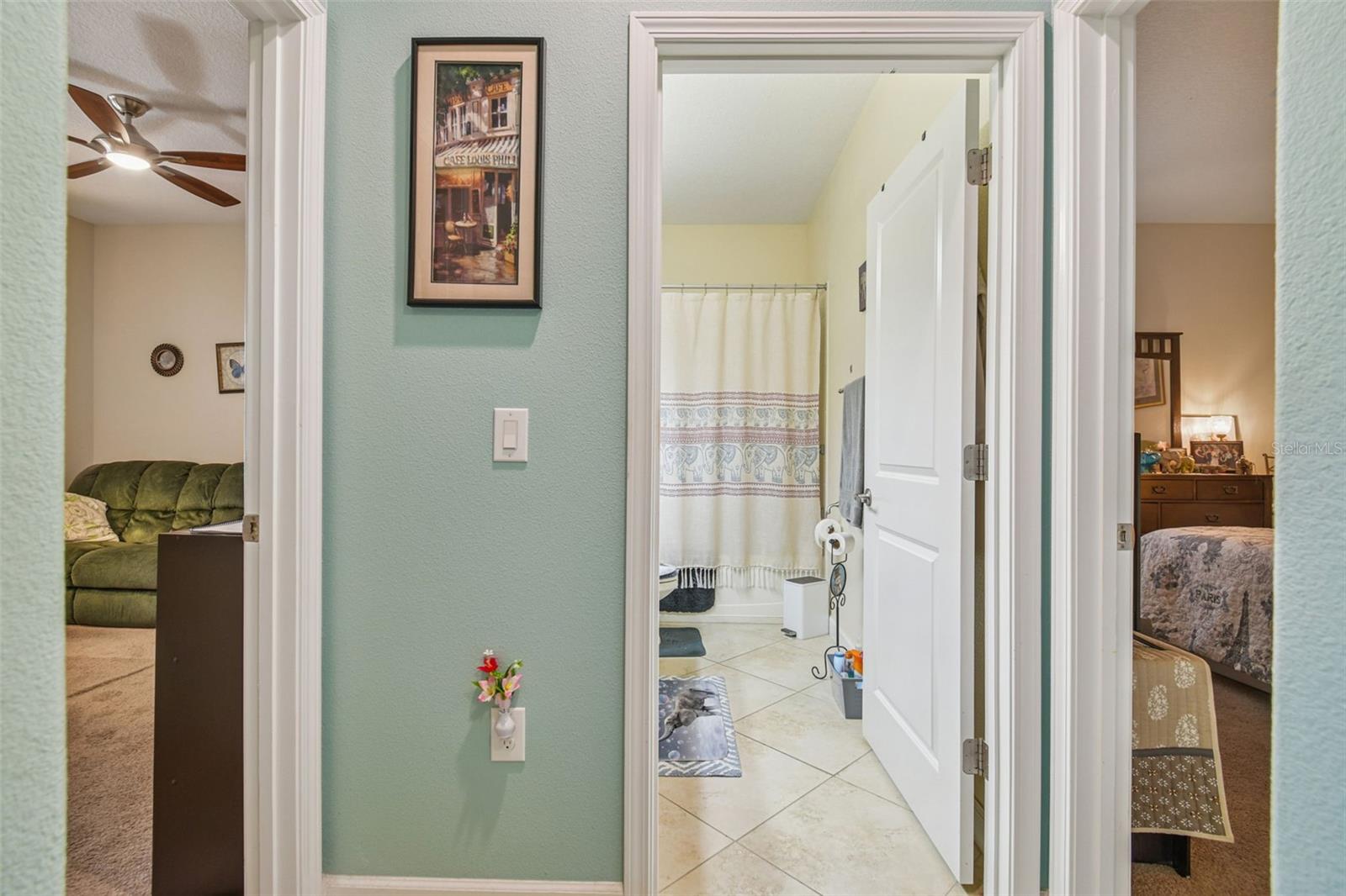 Image 23 of 53 For 13122 Green Violet Drive