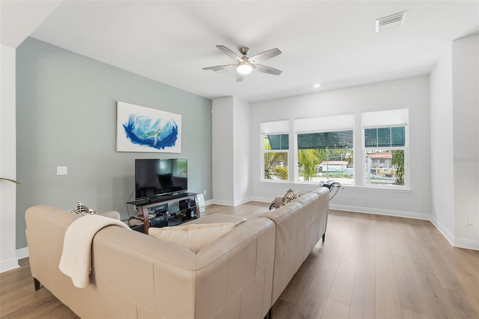 Image 10 of 45 For 262 8th Street N