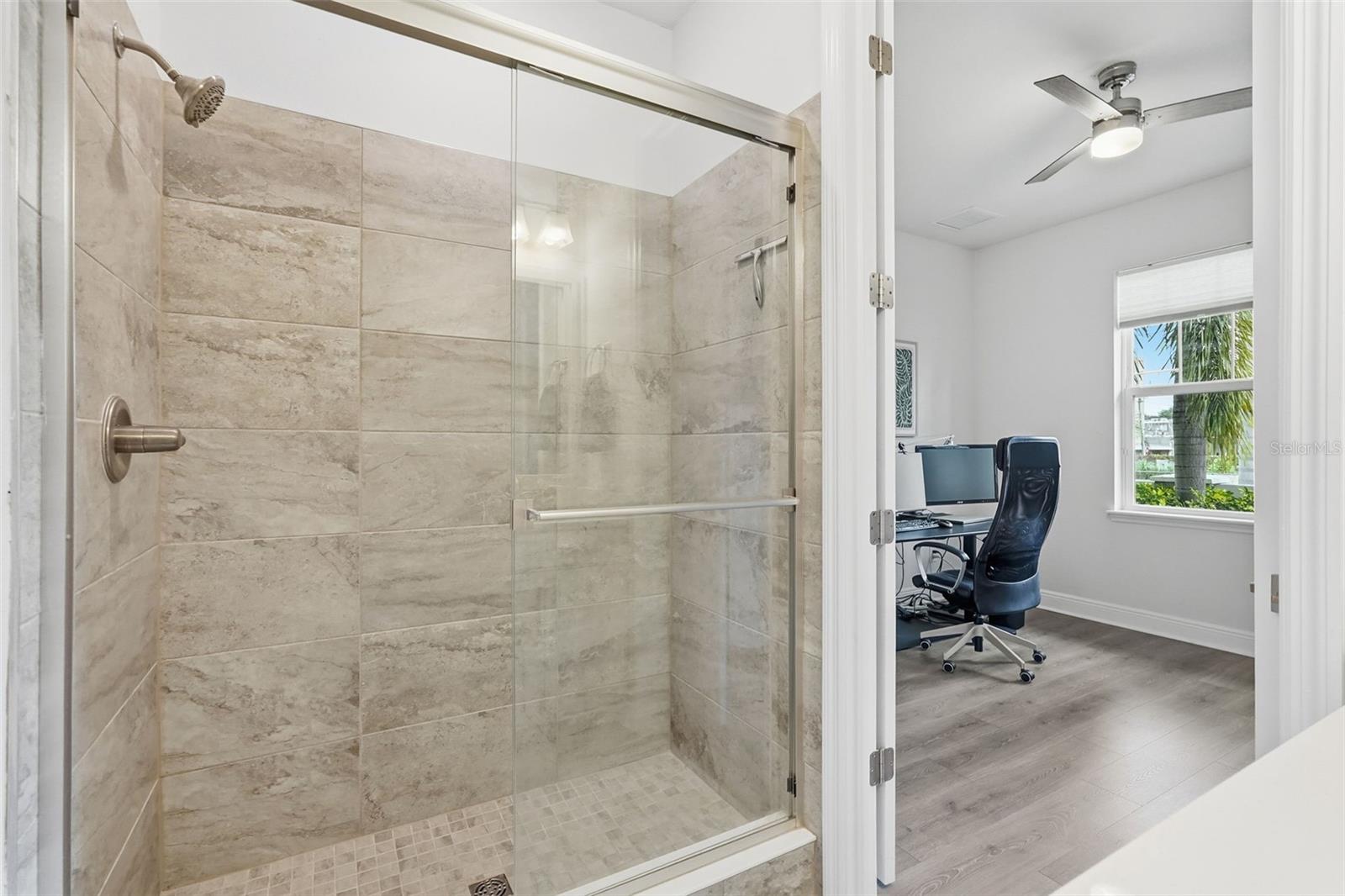 Image 27 of 45 For 262 8th Street N