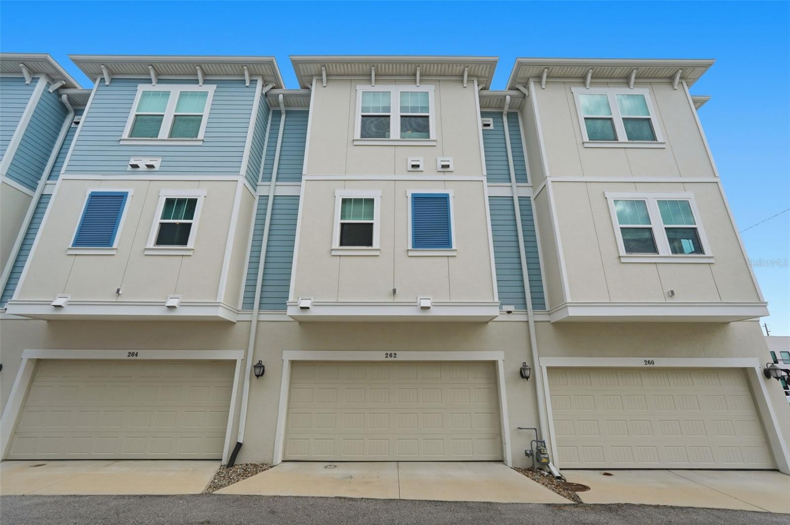 Image 7 of 45 For 262 8th Street N