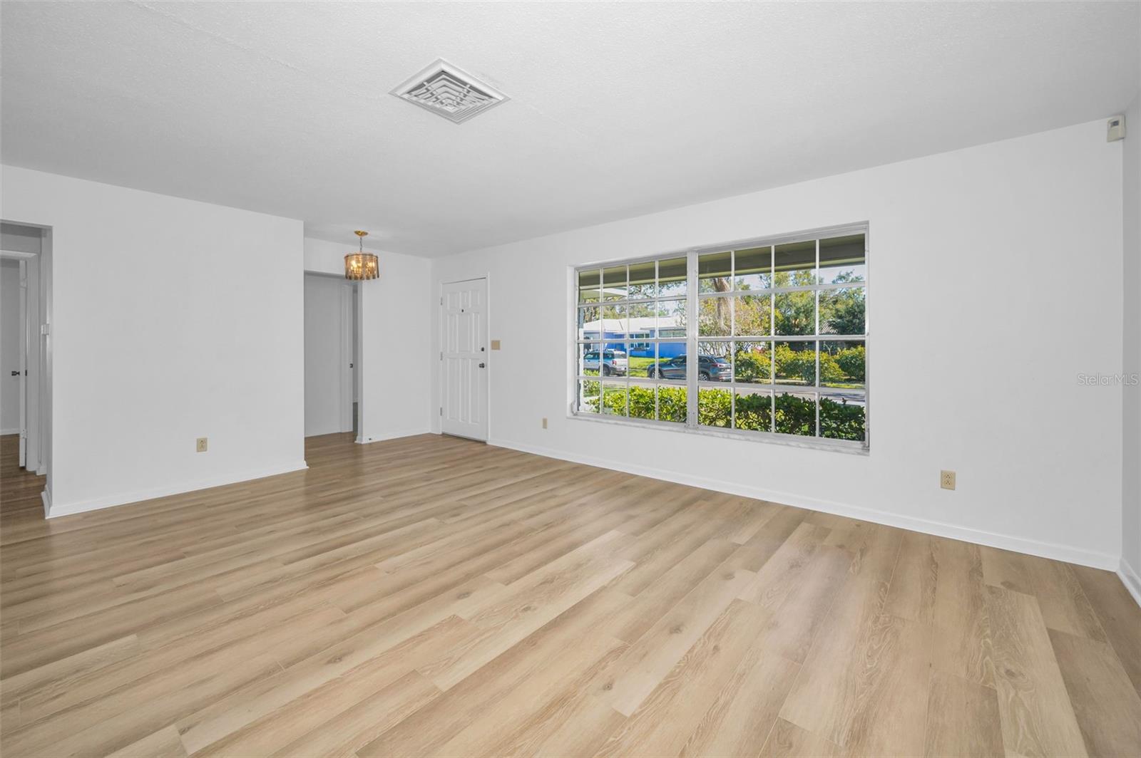 Image 4 of 27 For 12045 68th Terrace