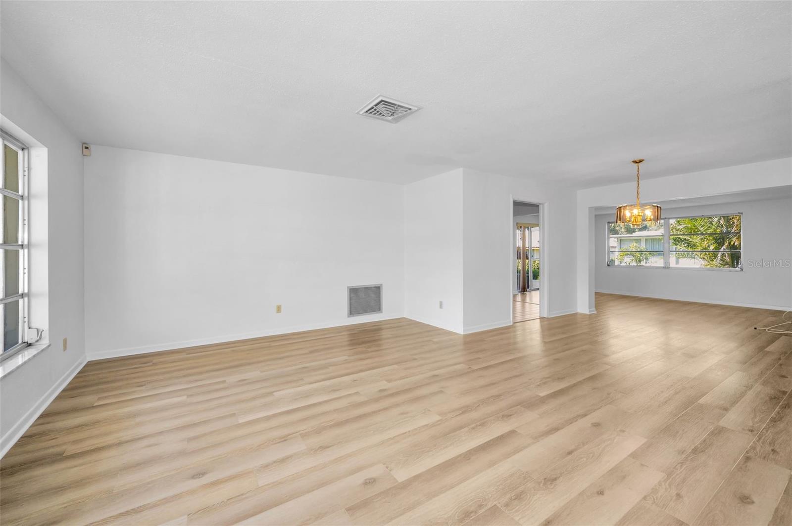 Image 6 of 27 For 12045 68th Terrace