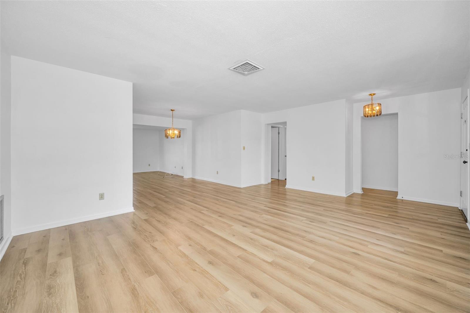 Image 7 of 27 For 12045 68th Terrace