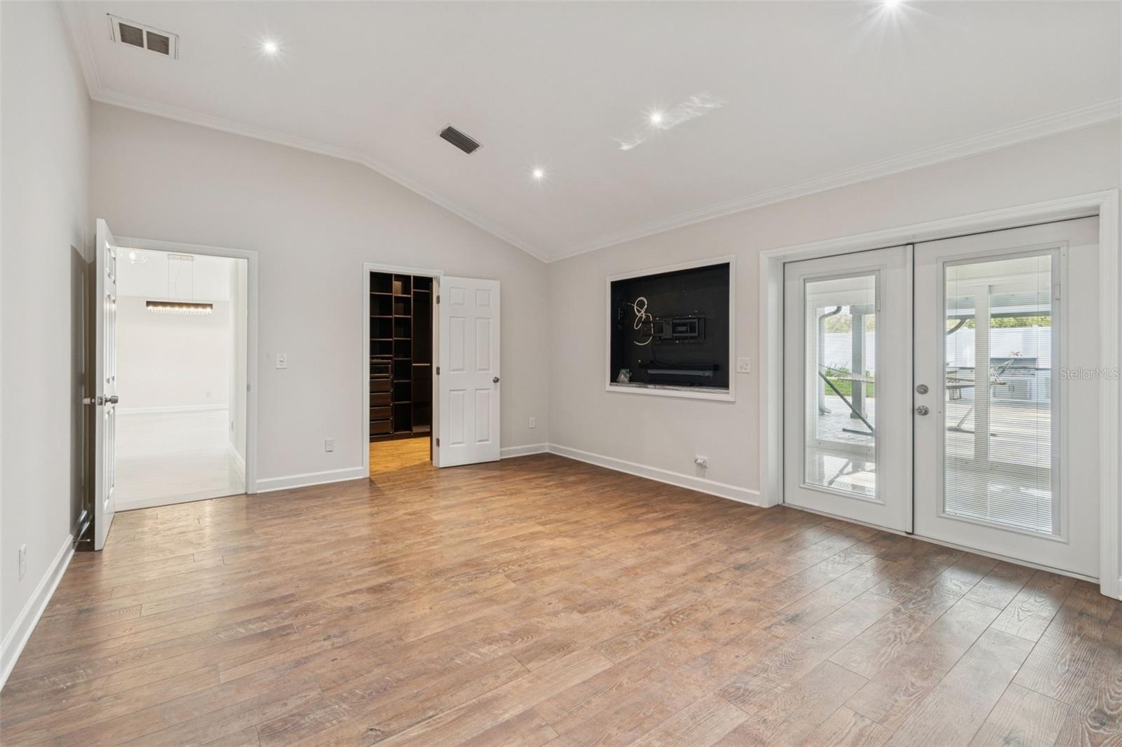 Image 16 of 62 For 15905 Wainwright Court