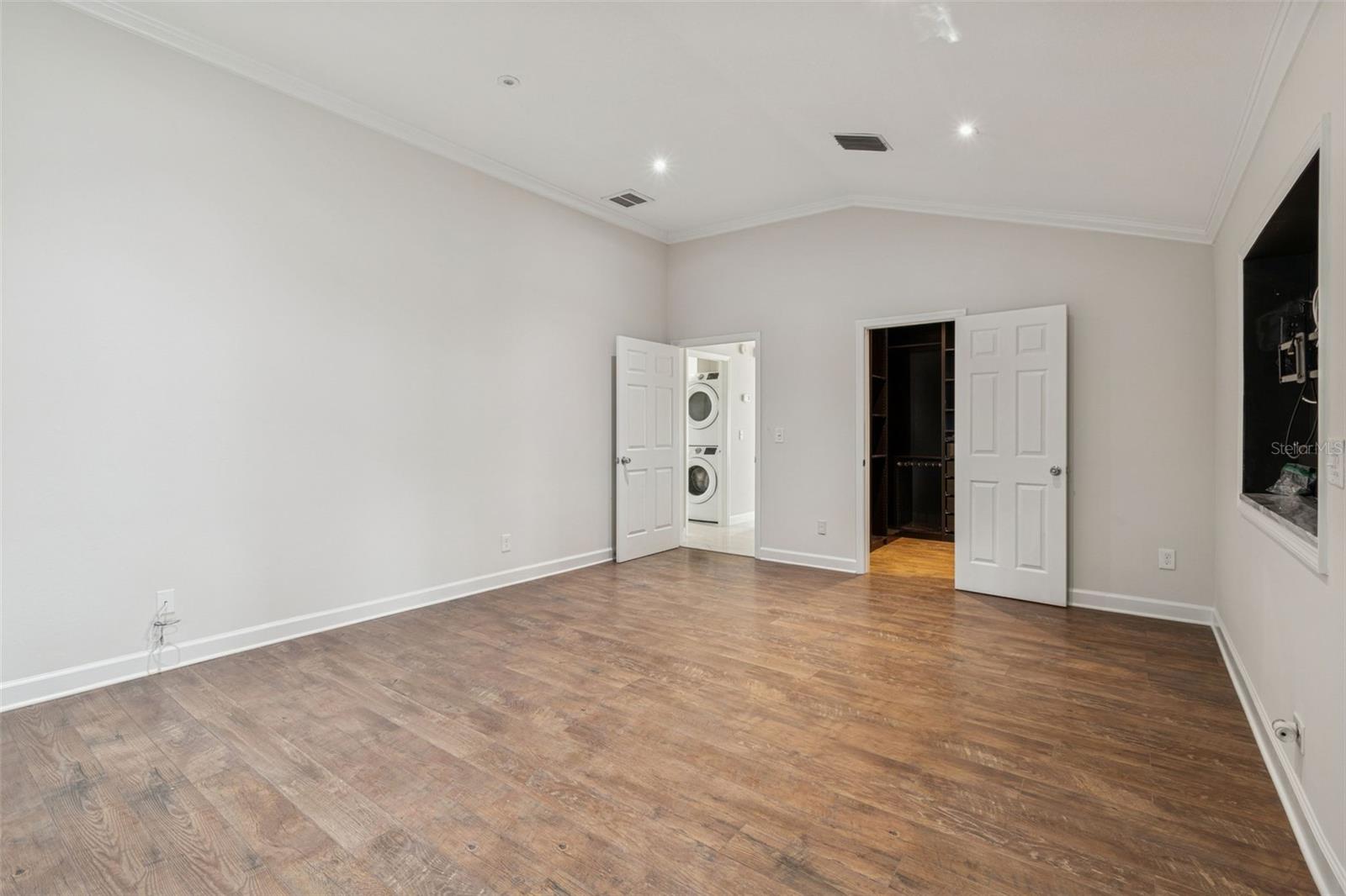 Image 17 of 62 For 15905 Wainwright Court