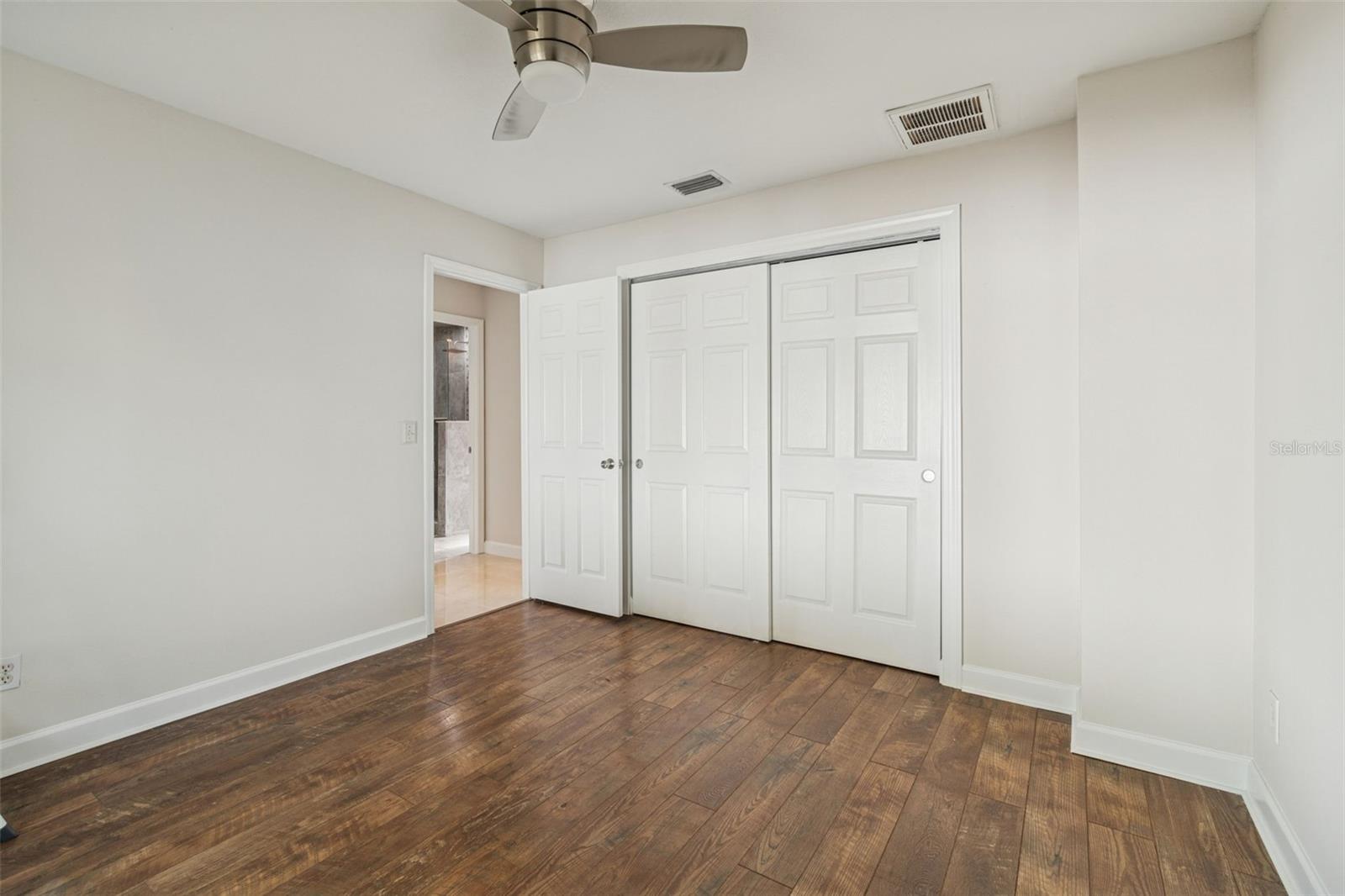 Image 25 of 62 For 15905 Wainwright Court