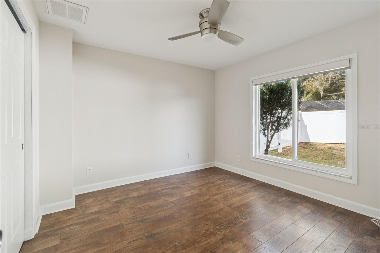 Image 26 of 62 For 15905 Wainwright Court