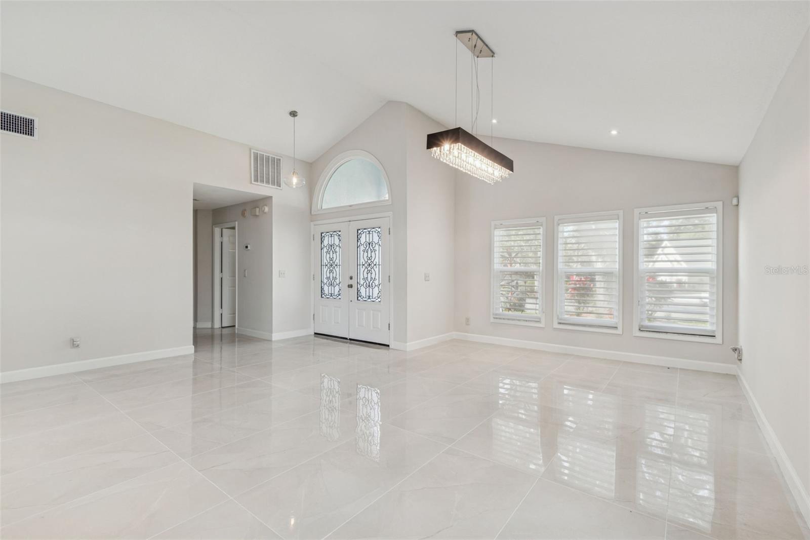 Image 4 of 62 For 15905 Wainwright Court