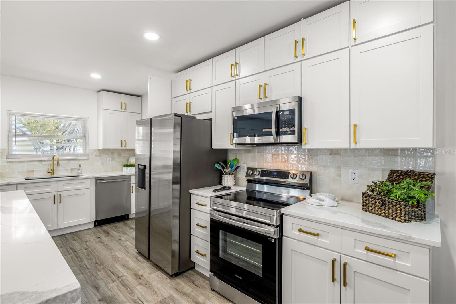 Image 13 of 39 For 429 88th Avenue