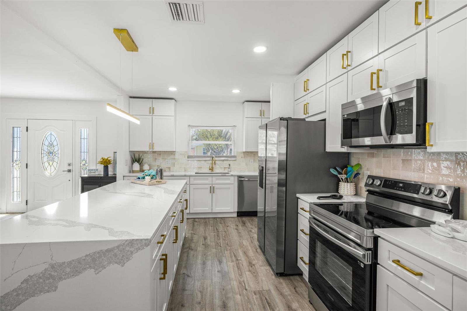 Image 14 of 39 For 429 88th Avenue