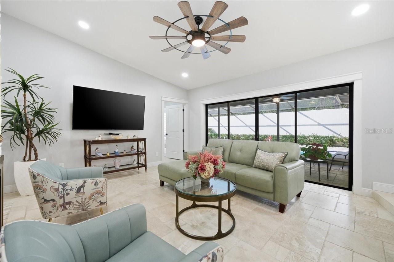 Image 11 of 50 For 13608 Avista Drive