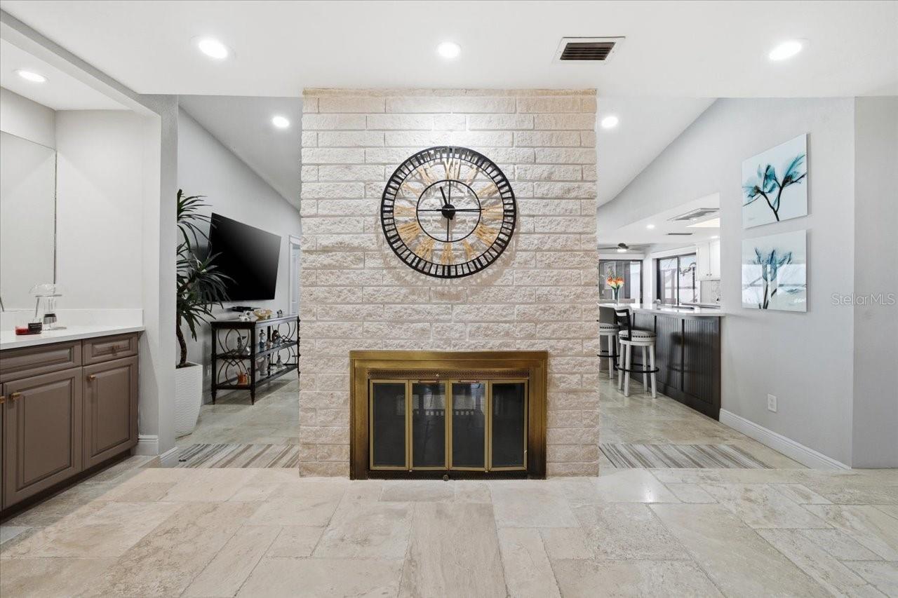 Image 9 of 50 For 13608 Avista Drive