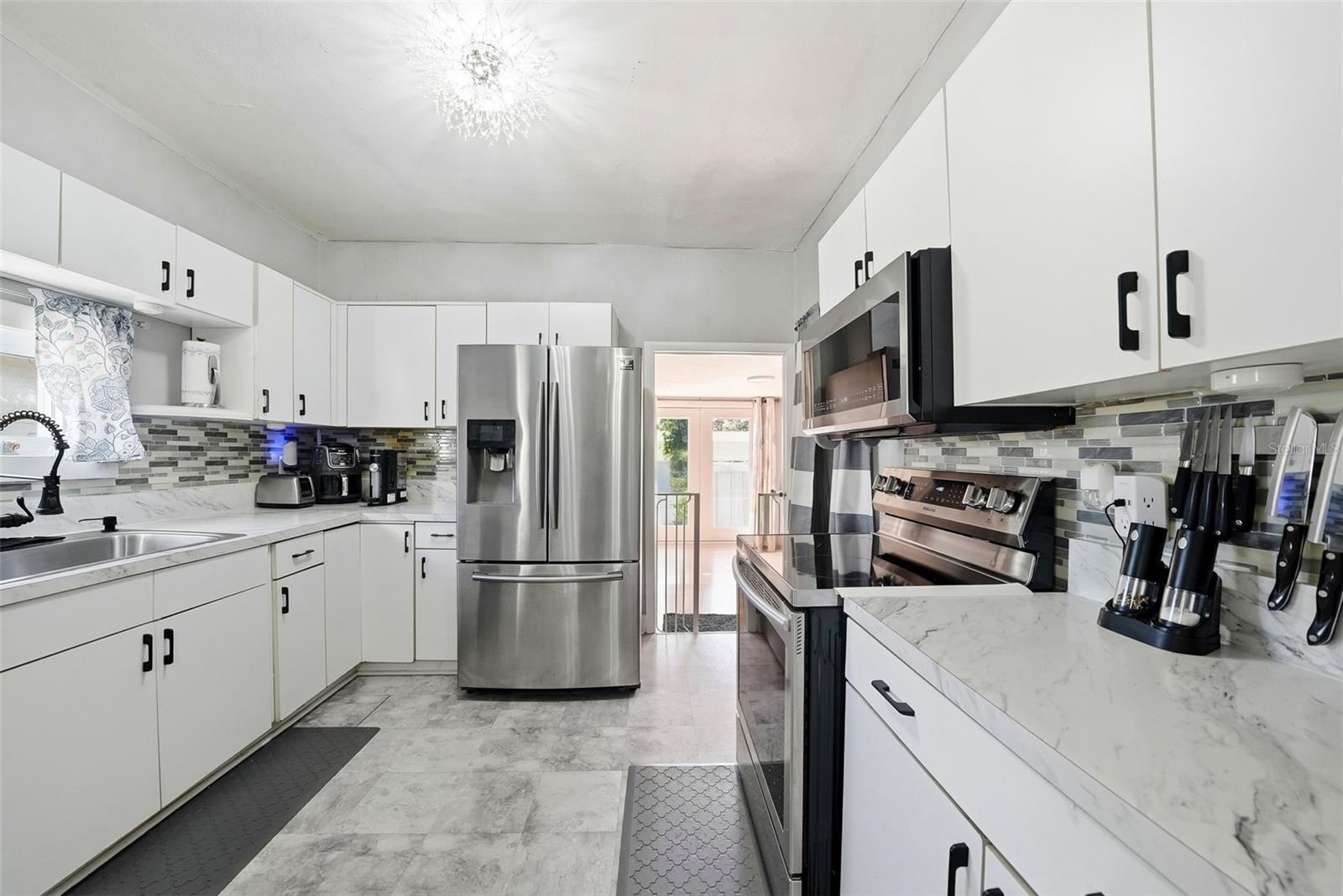 Image 10 of 36 For 2107 Chelsea Street