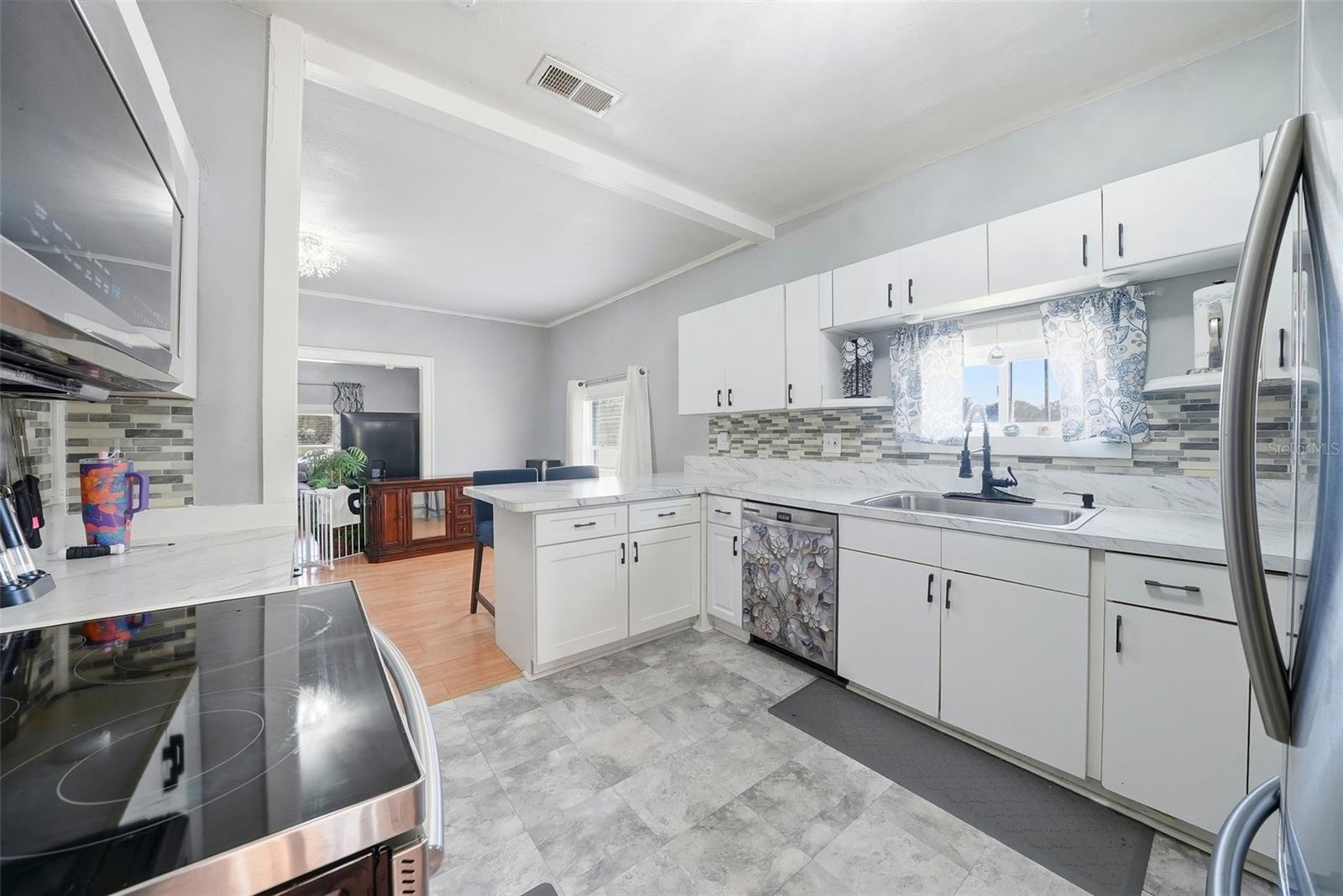 Image 11 of 36 For 2107 Chelsea Street