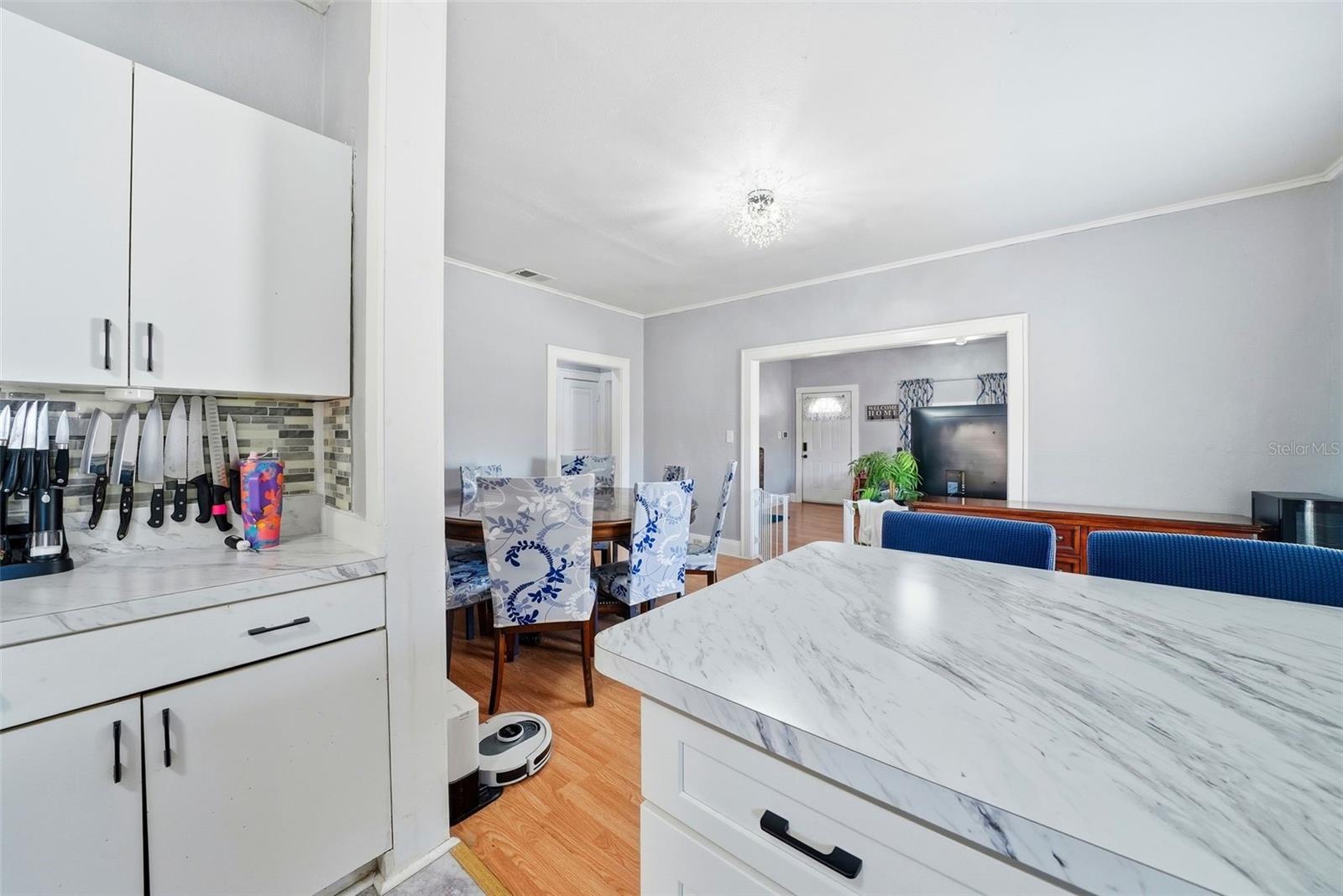 Image 12 of 36 For 2107 Chelsea Street