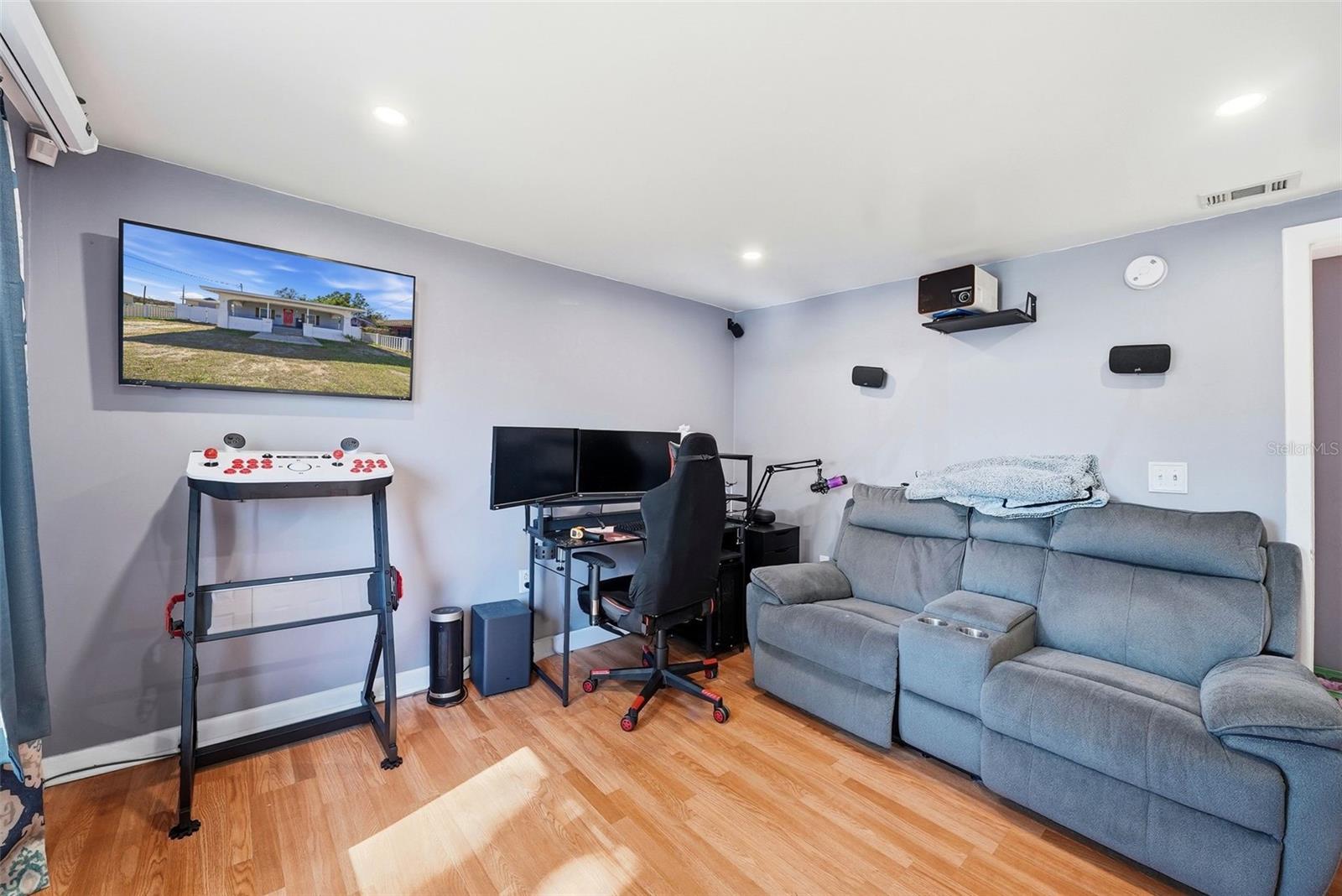 Image 19 of 36 For 2107 Chelsea Street