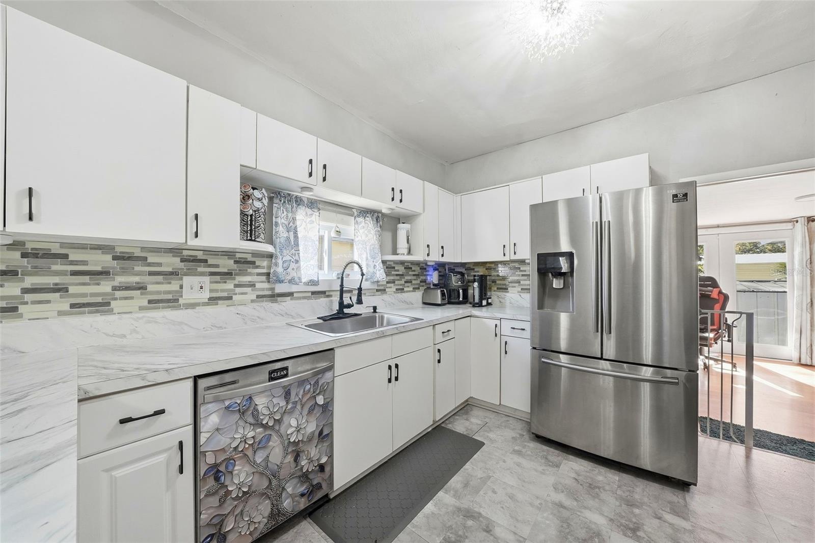 Image 9 of 36 For 2107 Chelsea Street