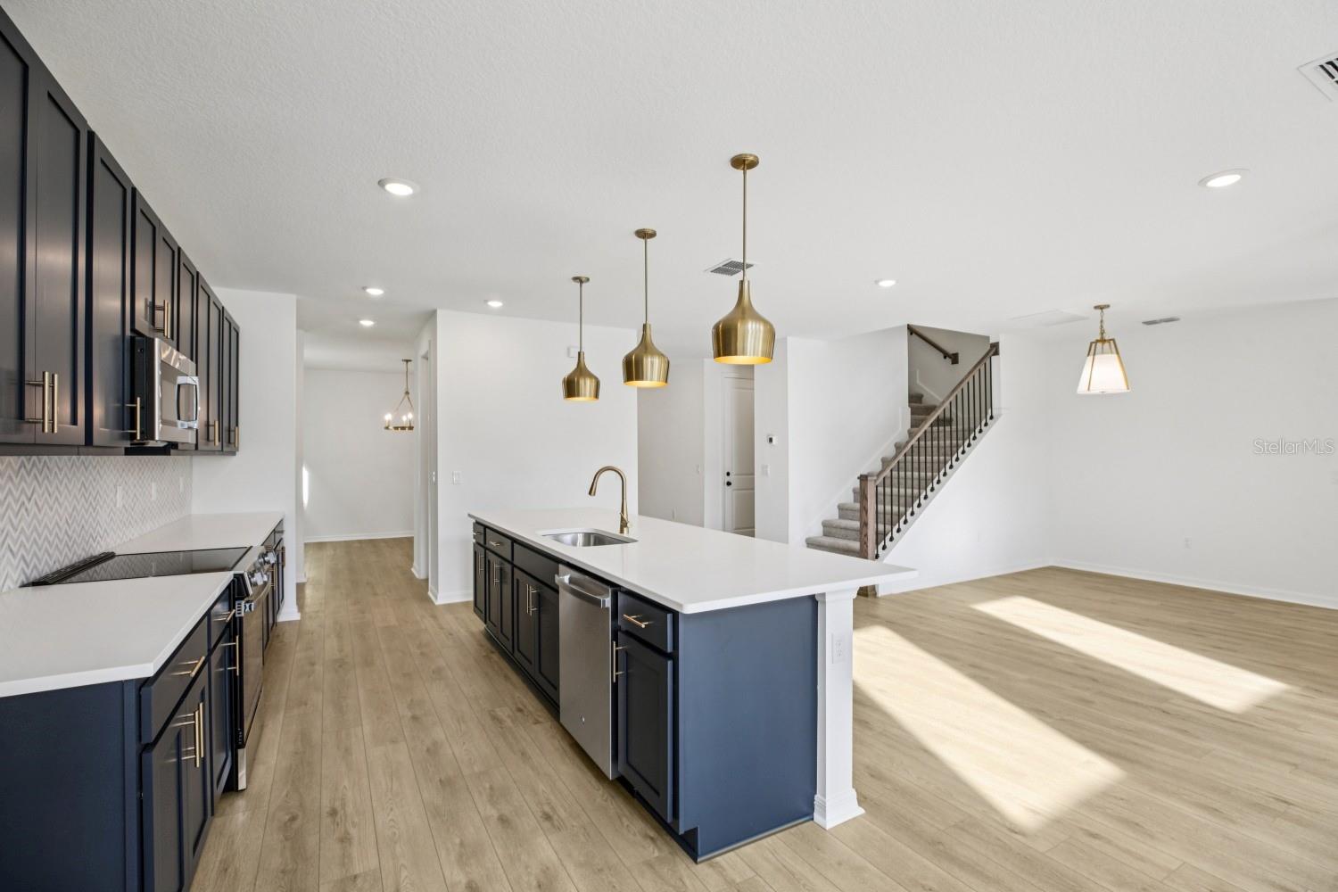 Image 14 of 73 For 22137 Amberbush Court