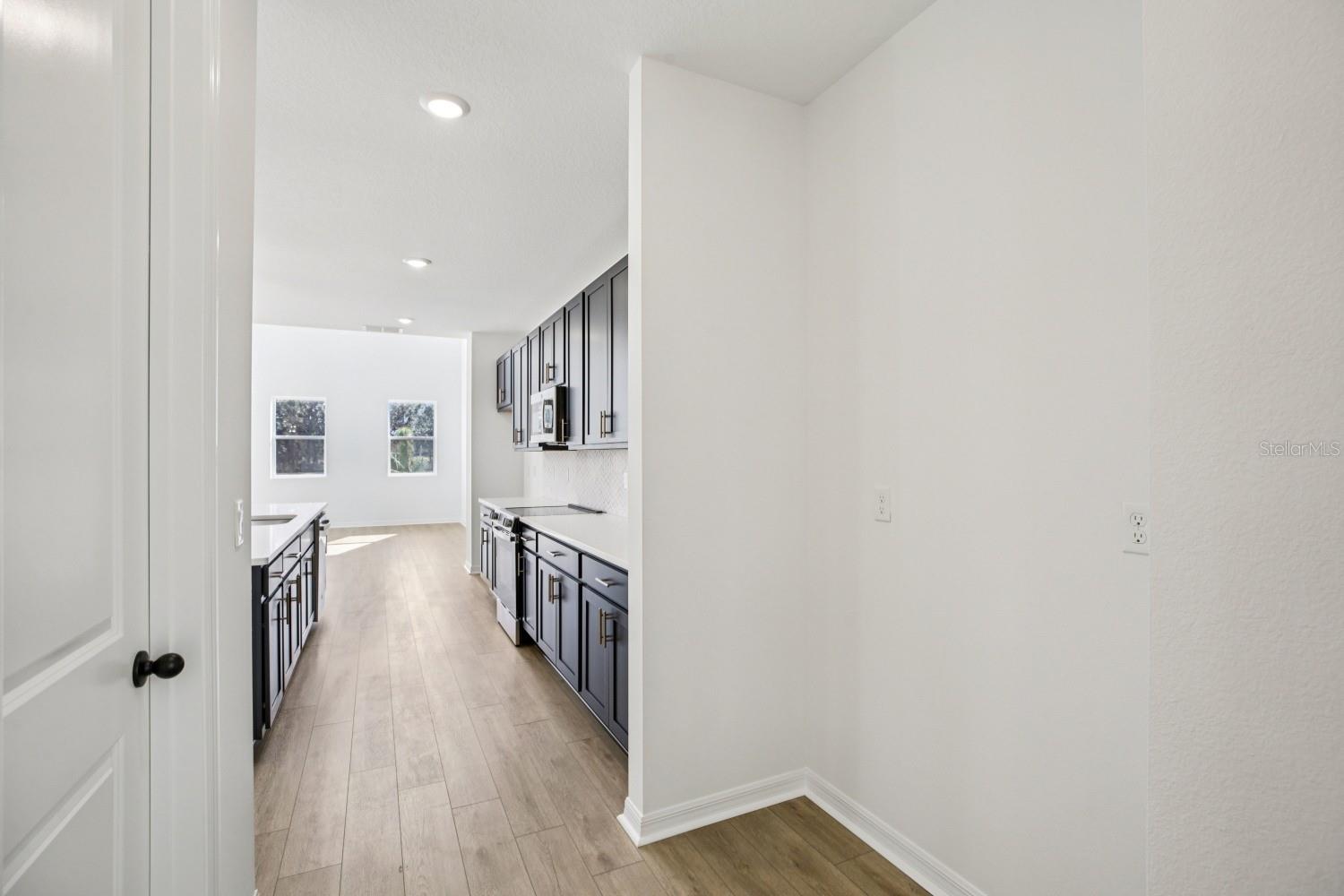 Image 23 of 73 For 22137 Amberbush Court