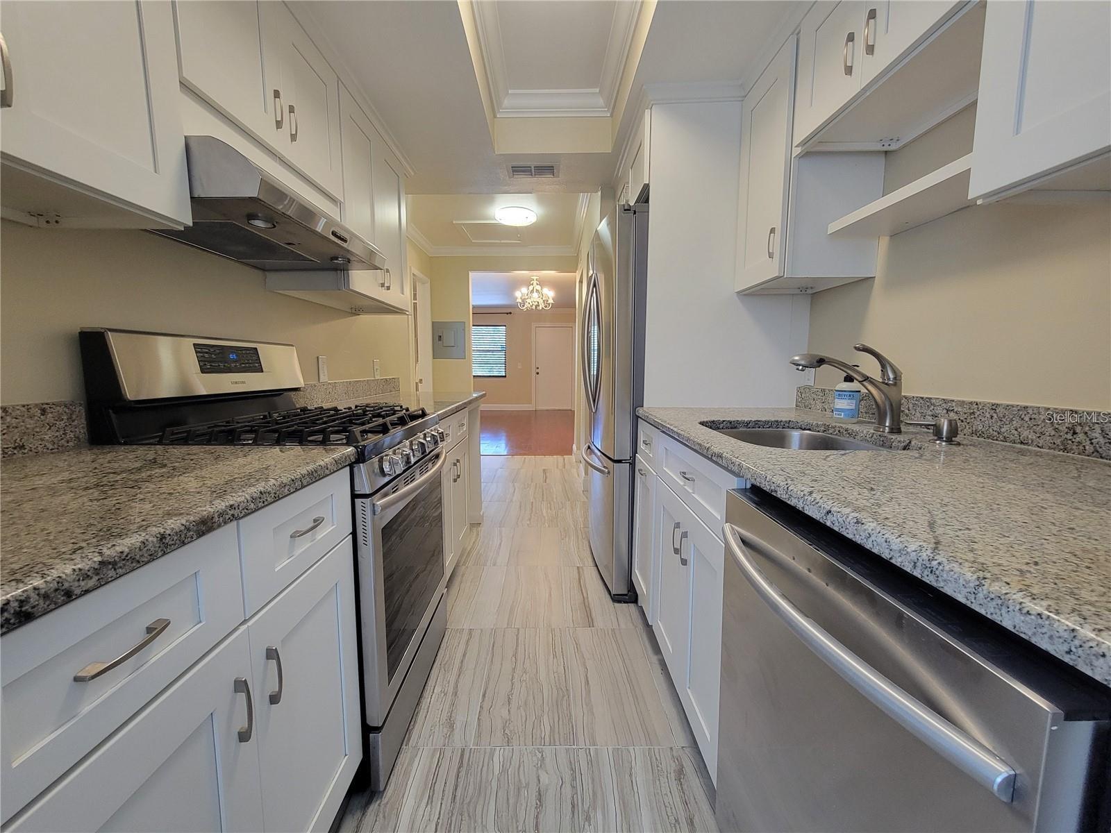 Image 4 of 24 For 911 Washington Avenue 308