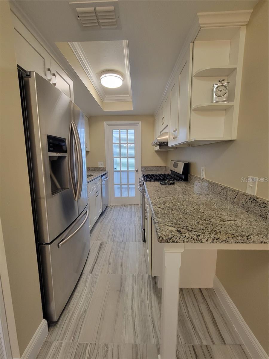 Image 6 of 24 For 911 Washington Avenue 308