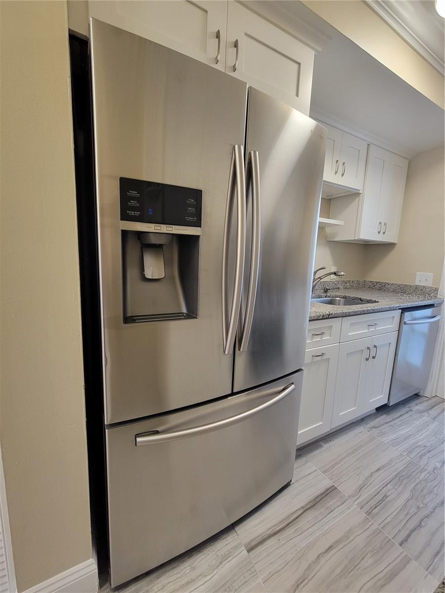 Image 8 of 24 For 911 Washington Avenue 308