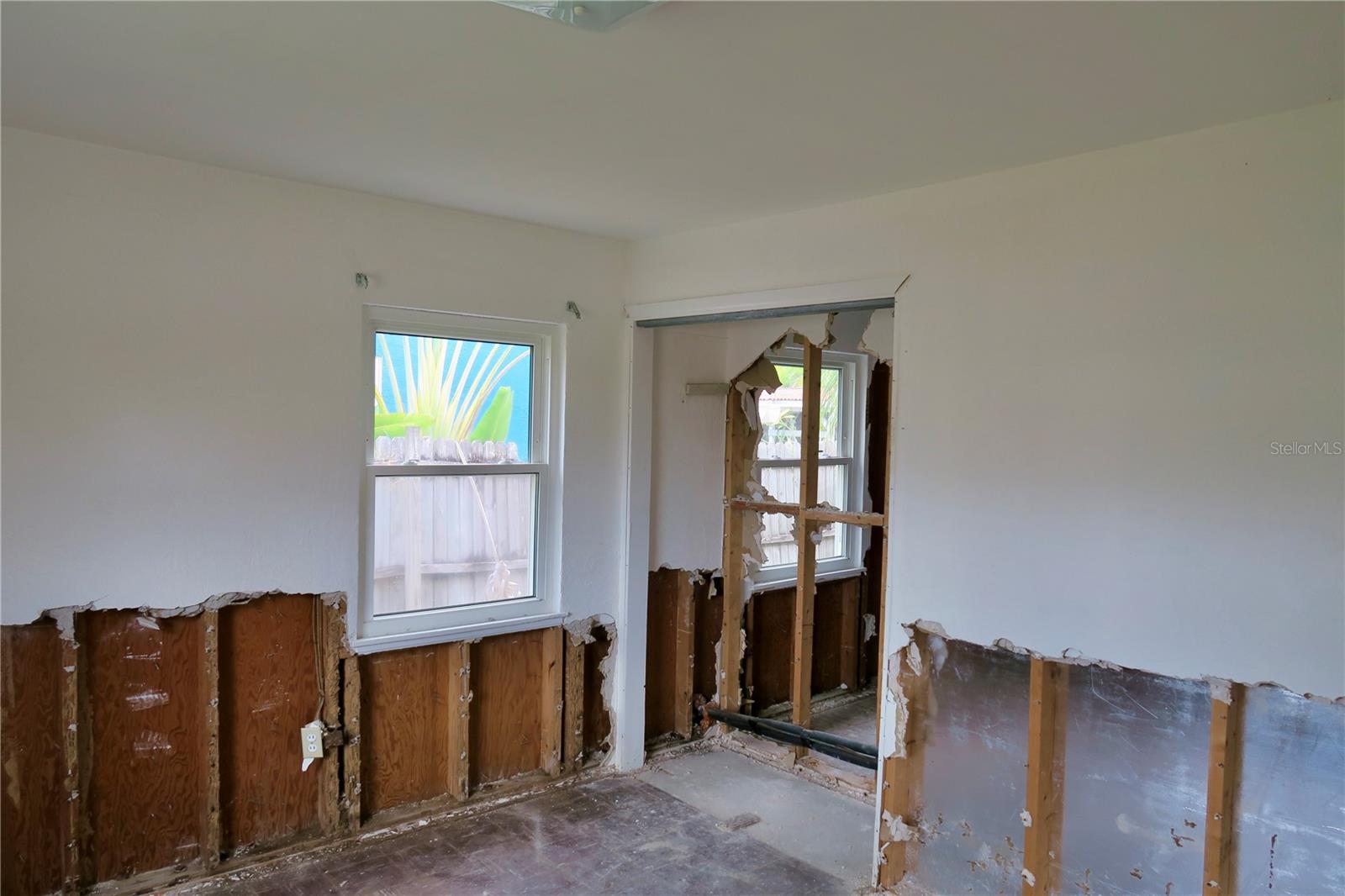 Image 11 of 25 For 2654 Miriam Street S