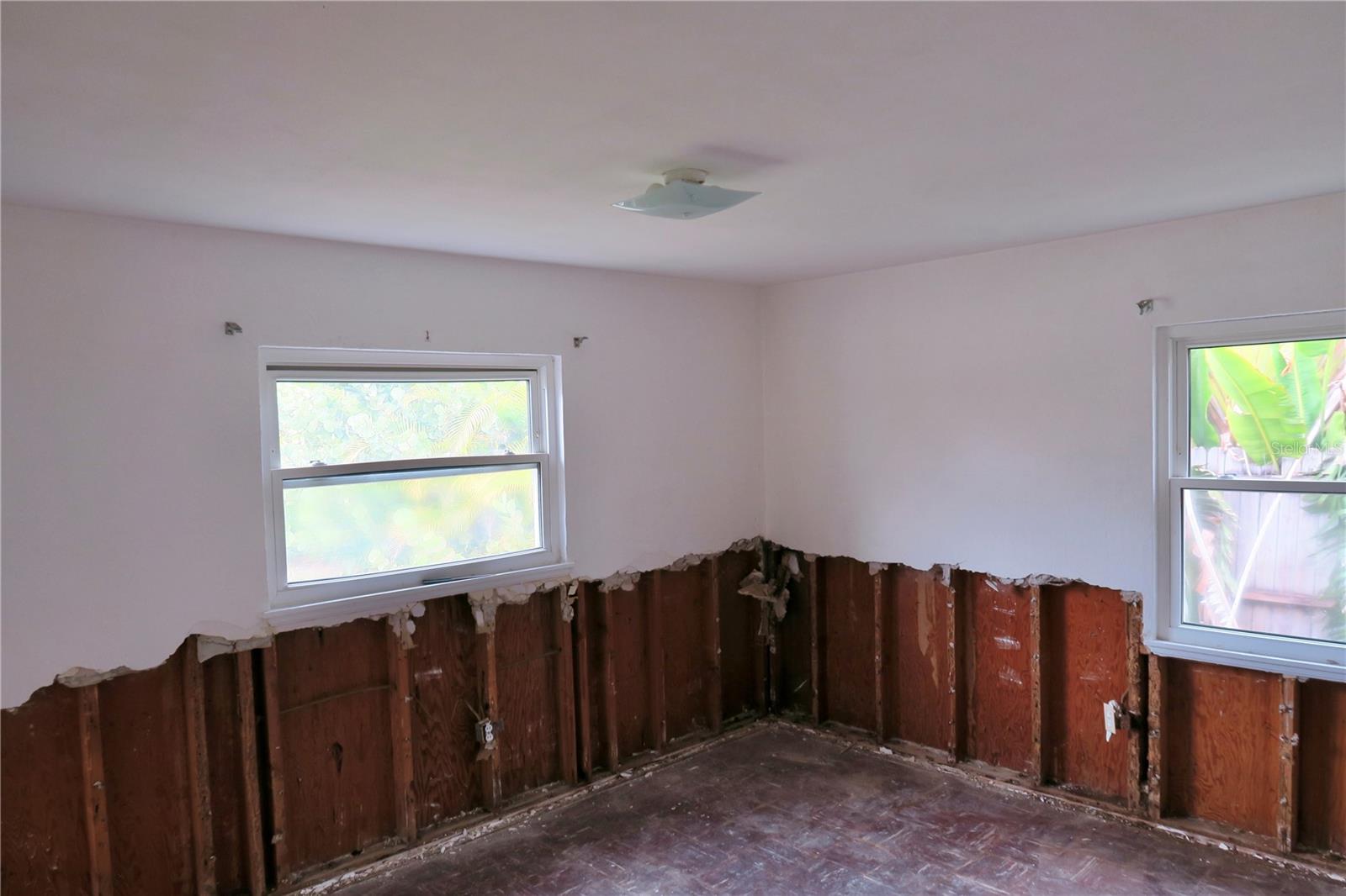 Image 12 of 25 For 2654 Miriam Street S