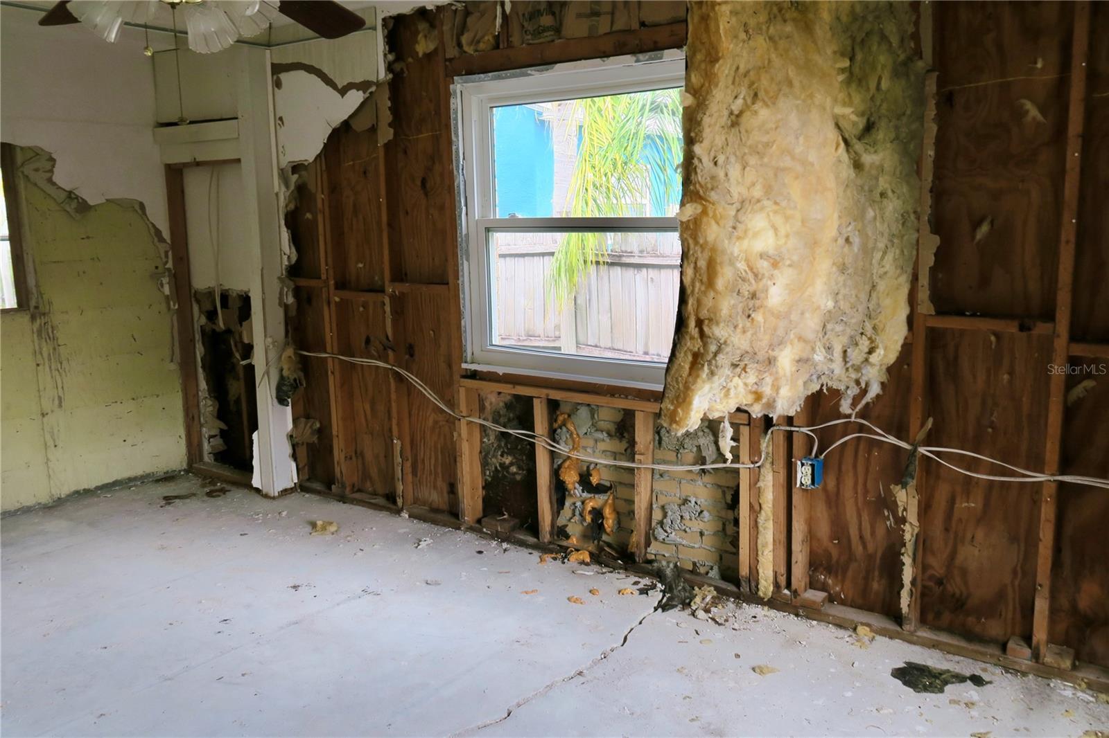 Image 19 of 25 For 2654 Miriam Street S