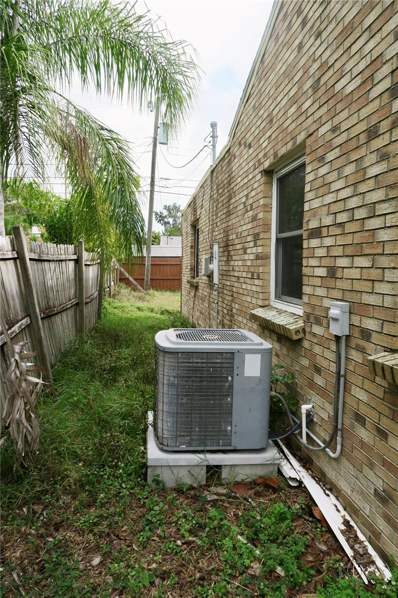 Image 22 of 25 For 2654 Miriam Street S