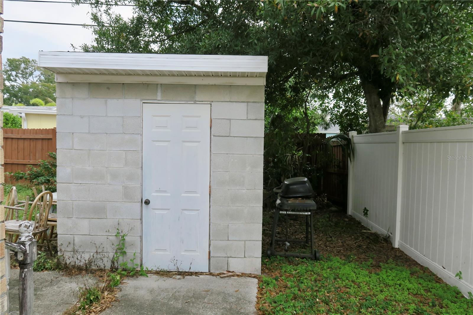 Image 24 of 25 For 2654 Miriam Street S