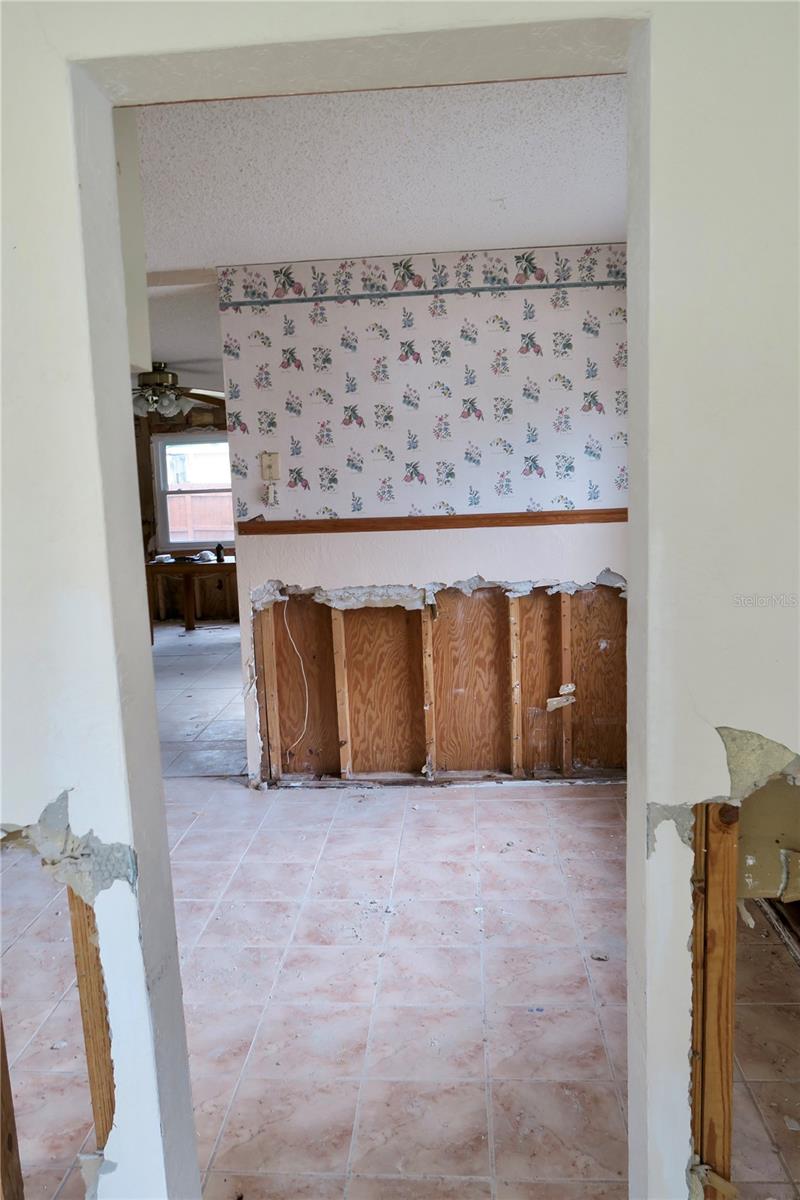 Image 4 of 25 For 2654 Miriam Street S