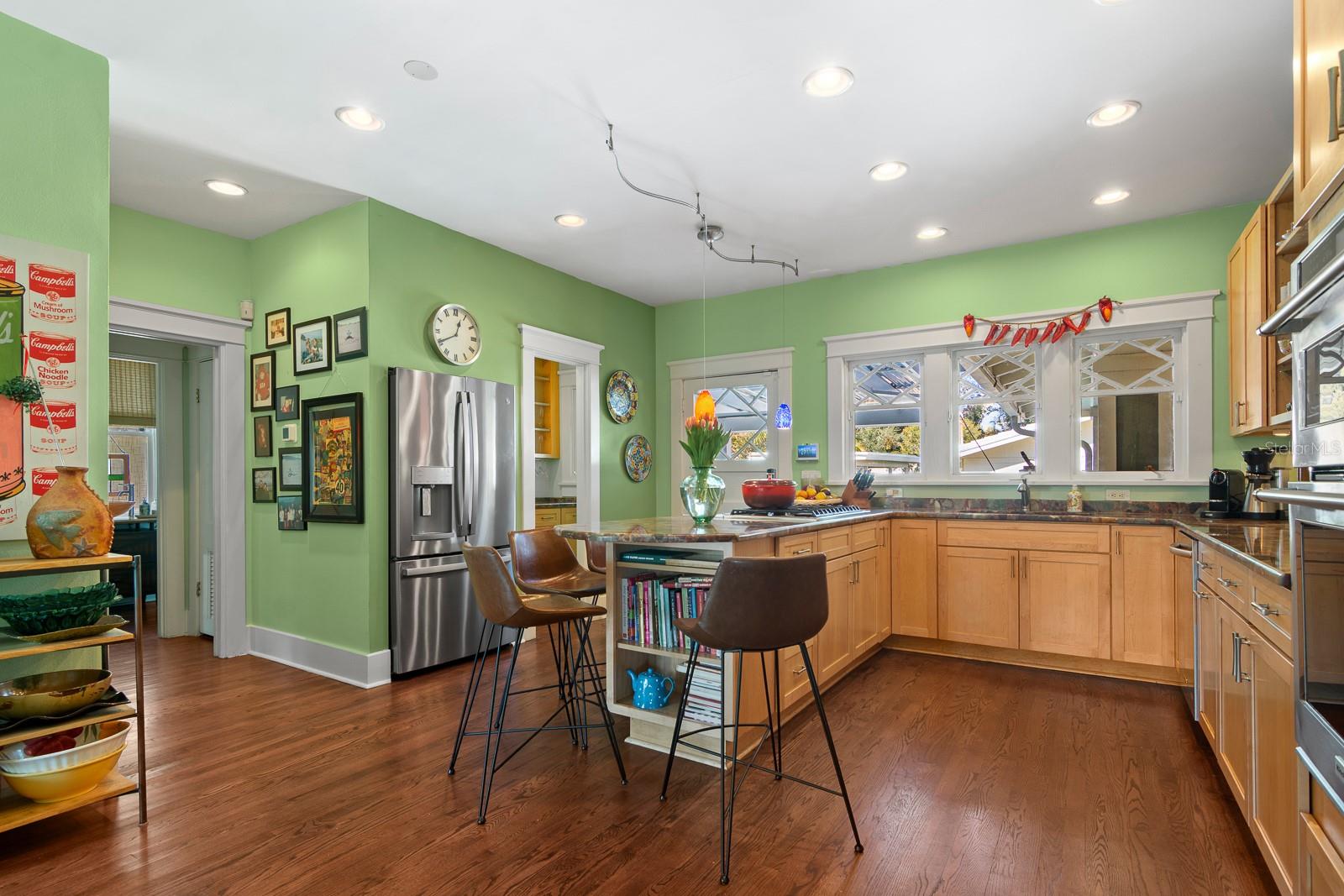 Image 10 of 53 For 1027 Dakota Avenue