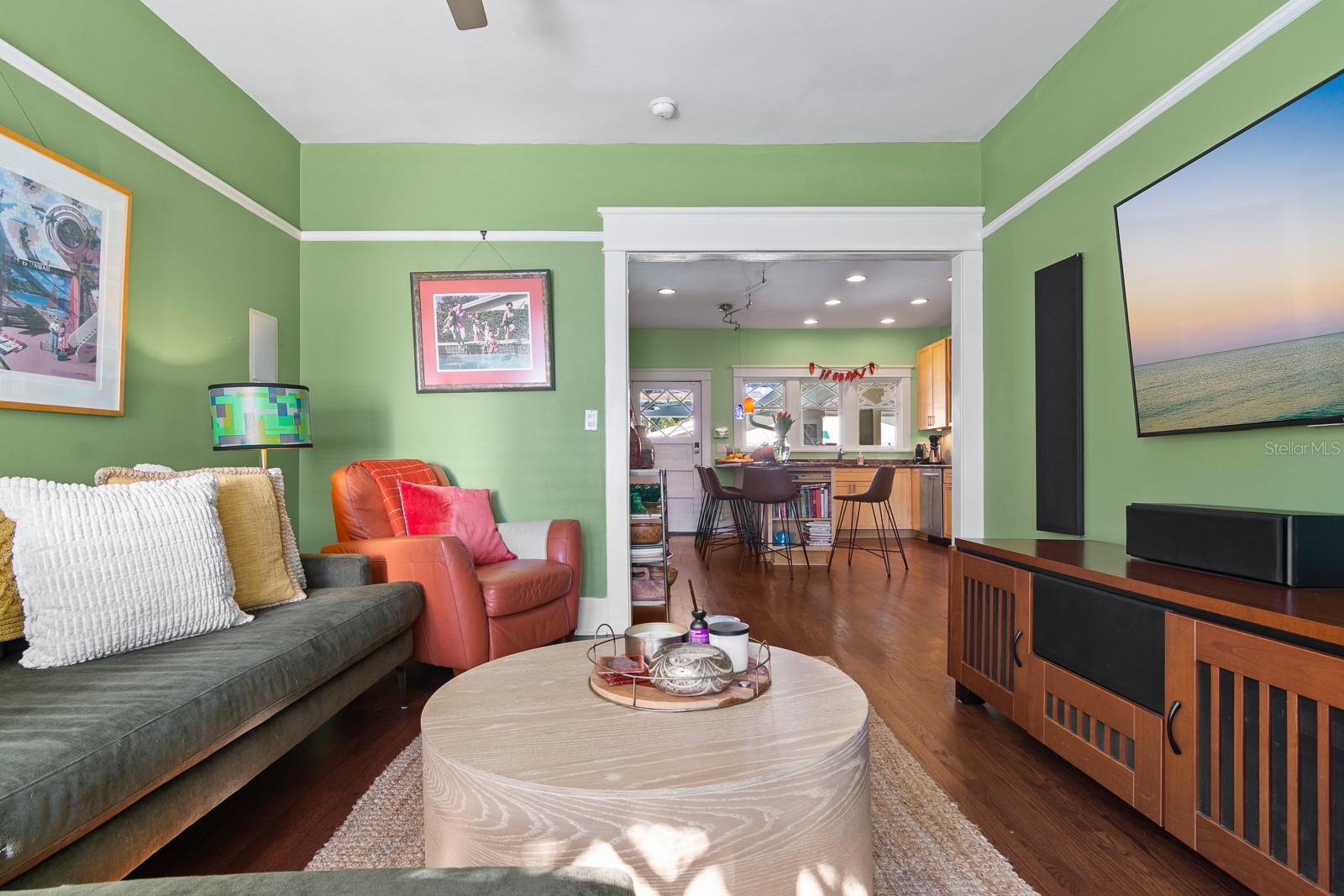 Image 16 of 53 For 1027 Dakota Avenue