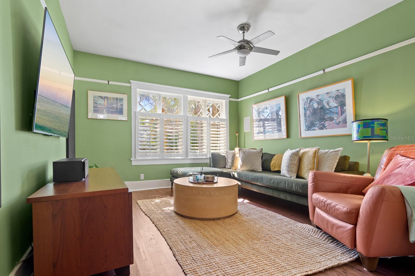 Image 17 of 53 For 1027 Dakota Avenue