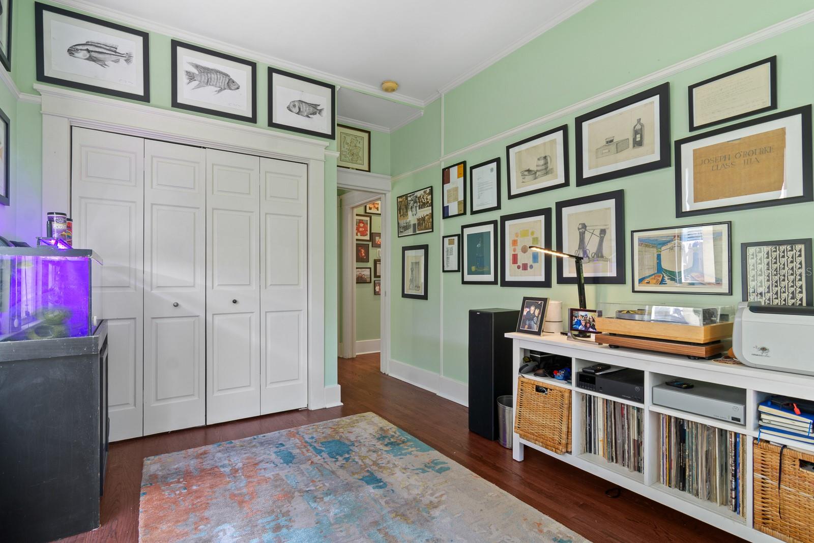 Image 20 of 53 For 1027 Dakota Avenue