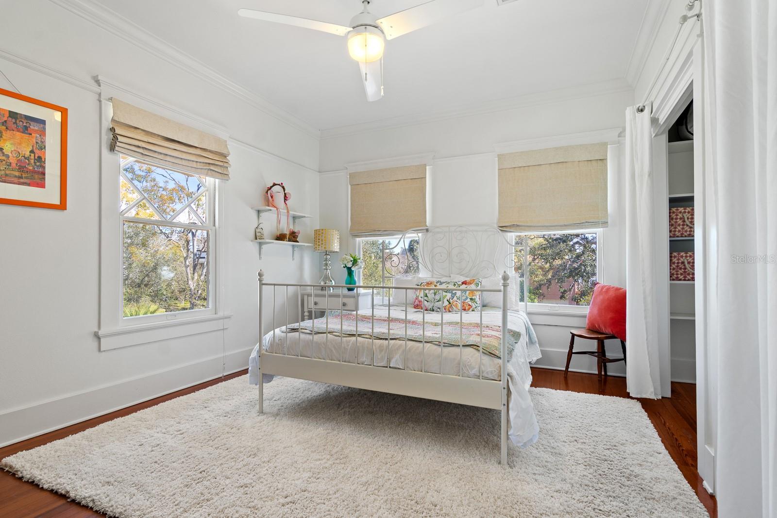 Image 28 of 53 For 1027 Dakota Avenue