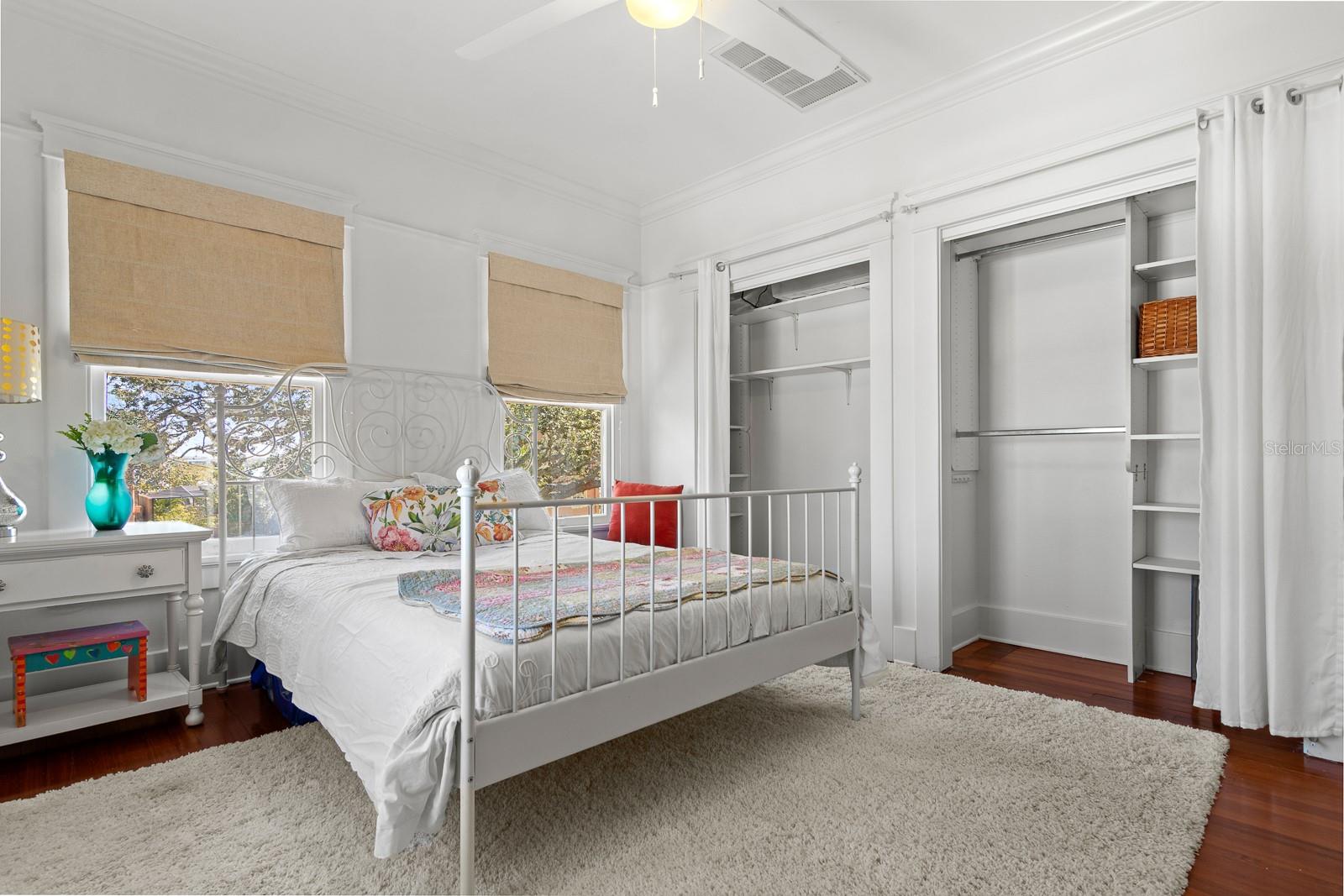 Image 29 of 53 For 1027 Dakota Avenue