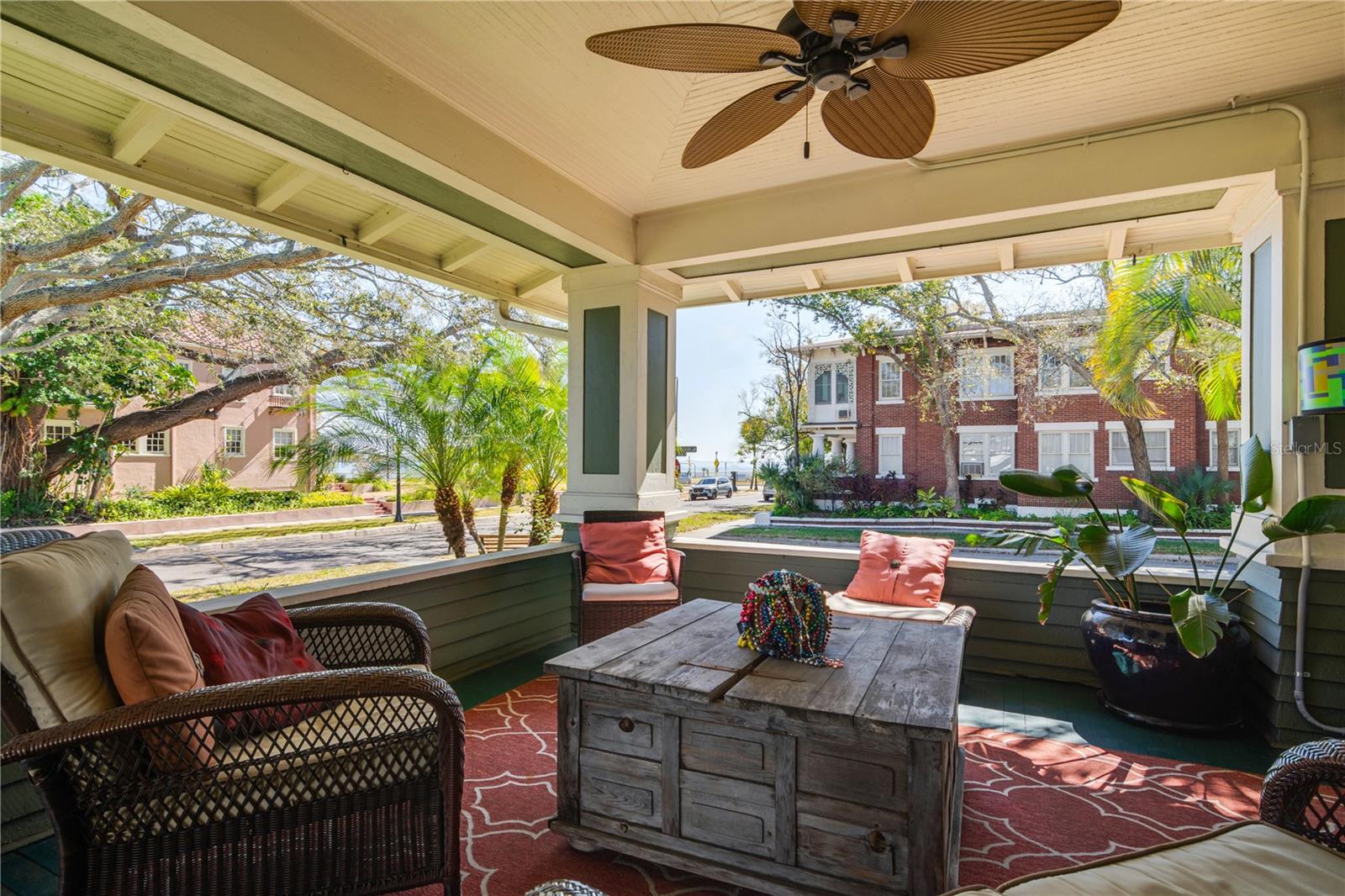 Image 3 of 53 For 1027 Dakota Avenue