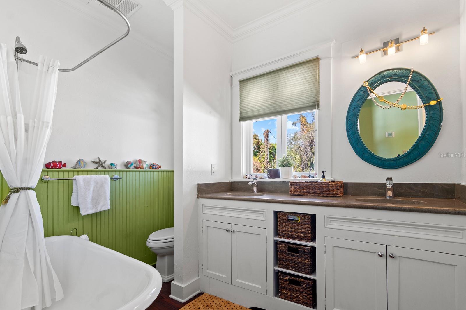 Image 33 of 53 For 1027 Dakota Avenue