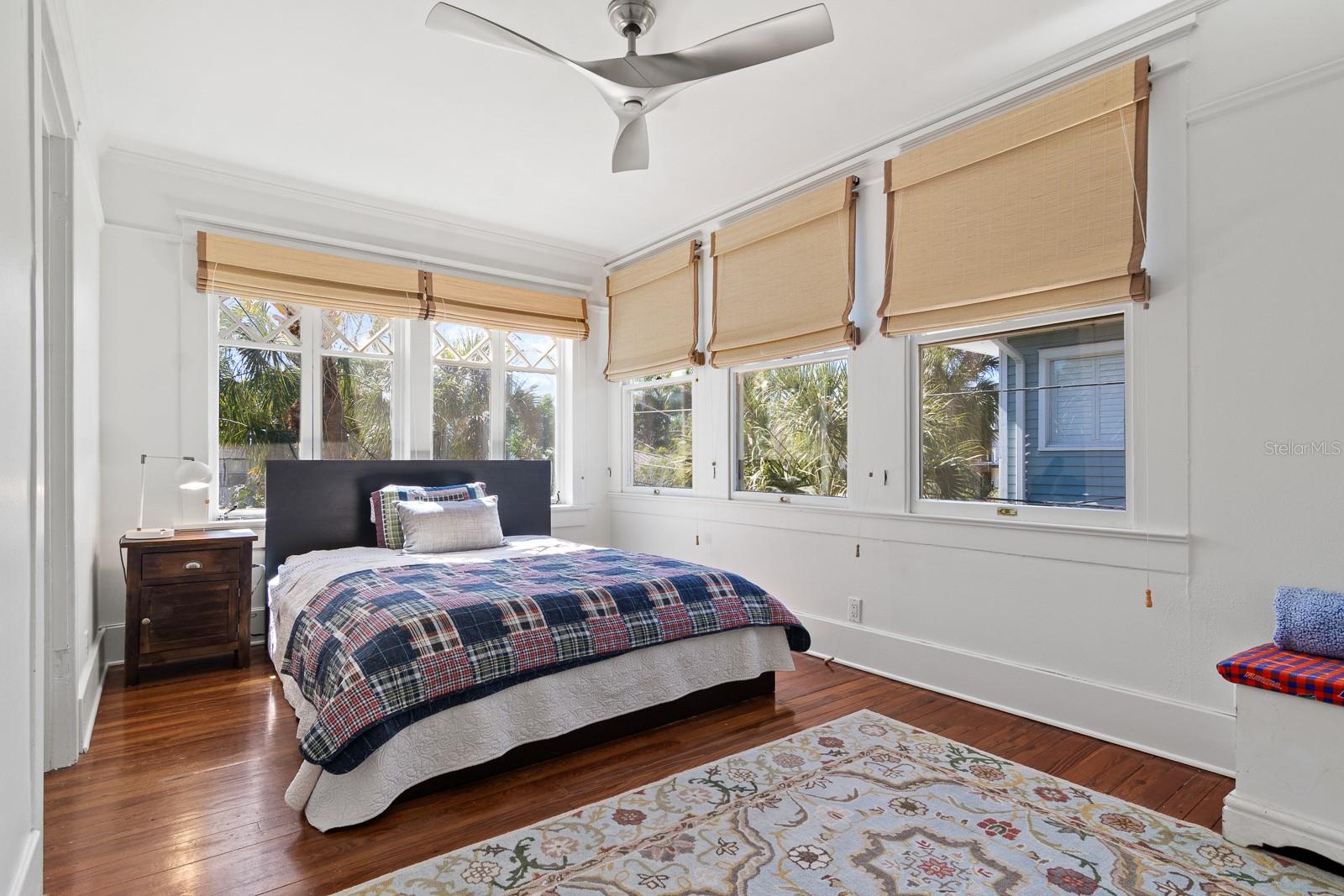 Image 34 of 53 For 1027 Dakota Avenue