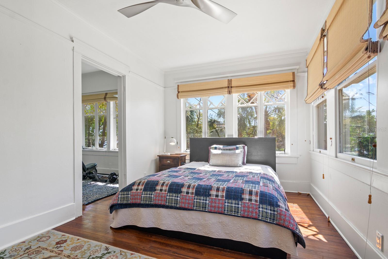 Image 35 of 53 For 1027 Dakota Avenue