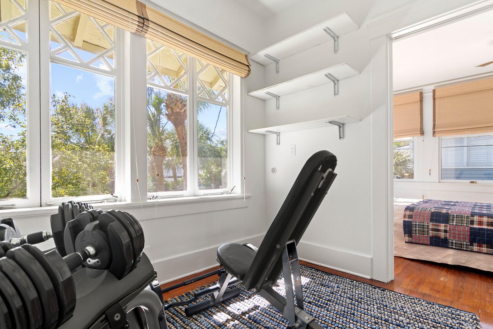 Image 37 of 53 For 1027 Dakota Avenue