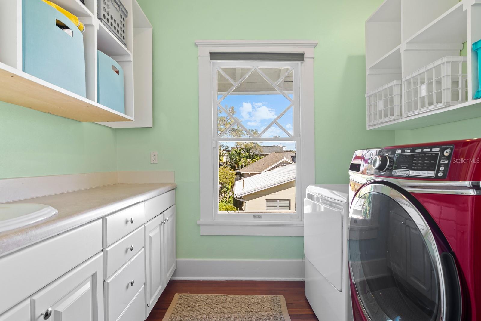 Image 38 of 53 For 1027 Dakota Avenue