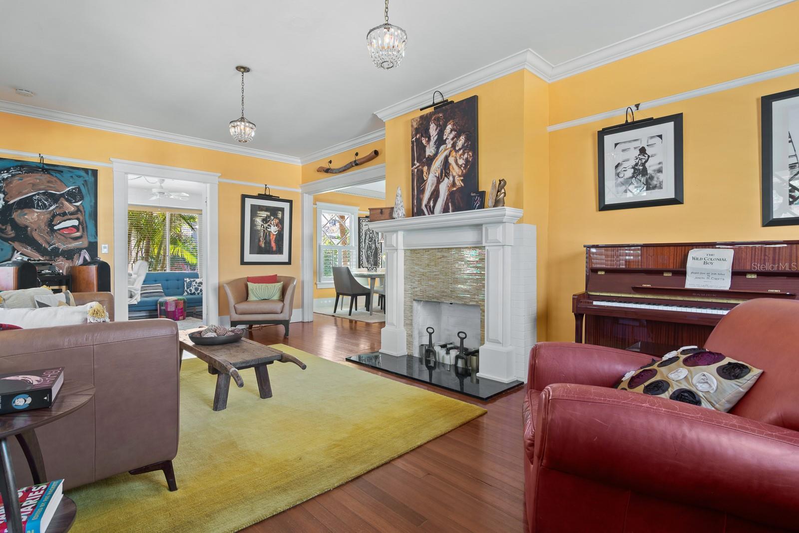 Image 4 of 53 For 1027 Dakota Avenue