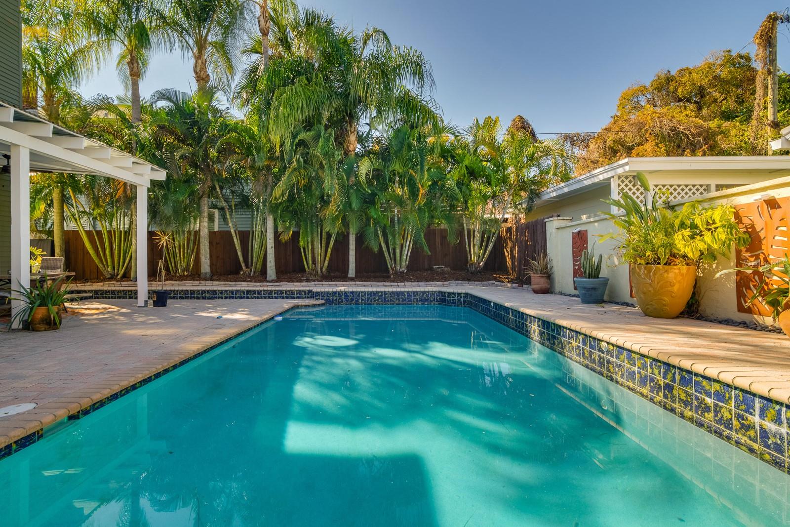 Image 41 of 53 For 1027 Dakota Avenue