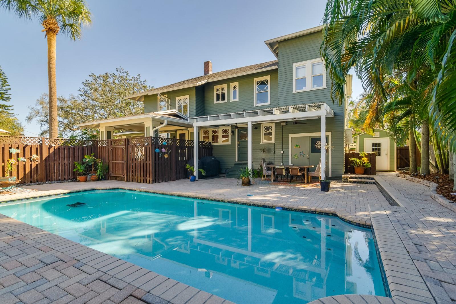 Image 42 of 53 For 1027 Dakota Avenue