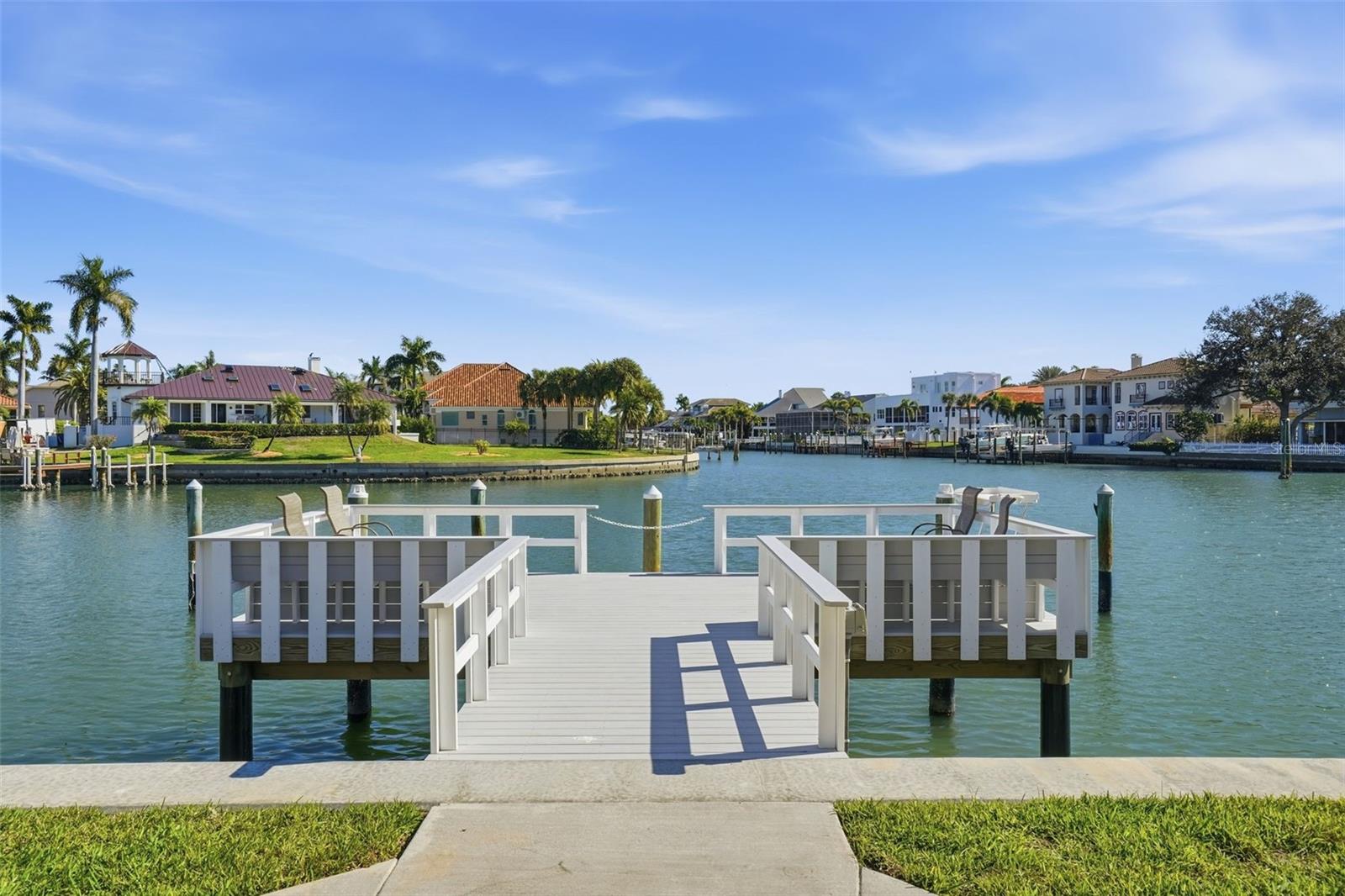 Listing photo id 15 for 719 Pinellas Bayway S 305