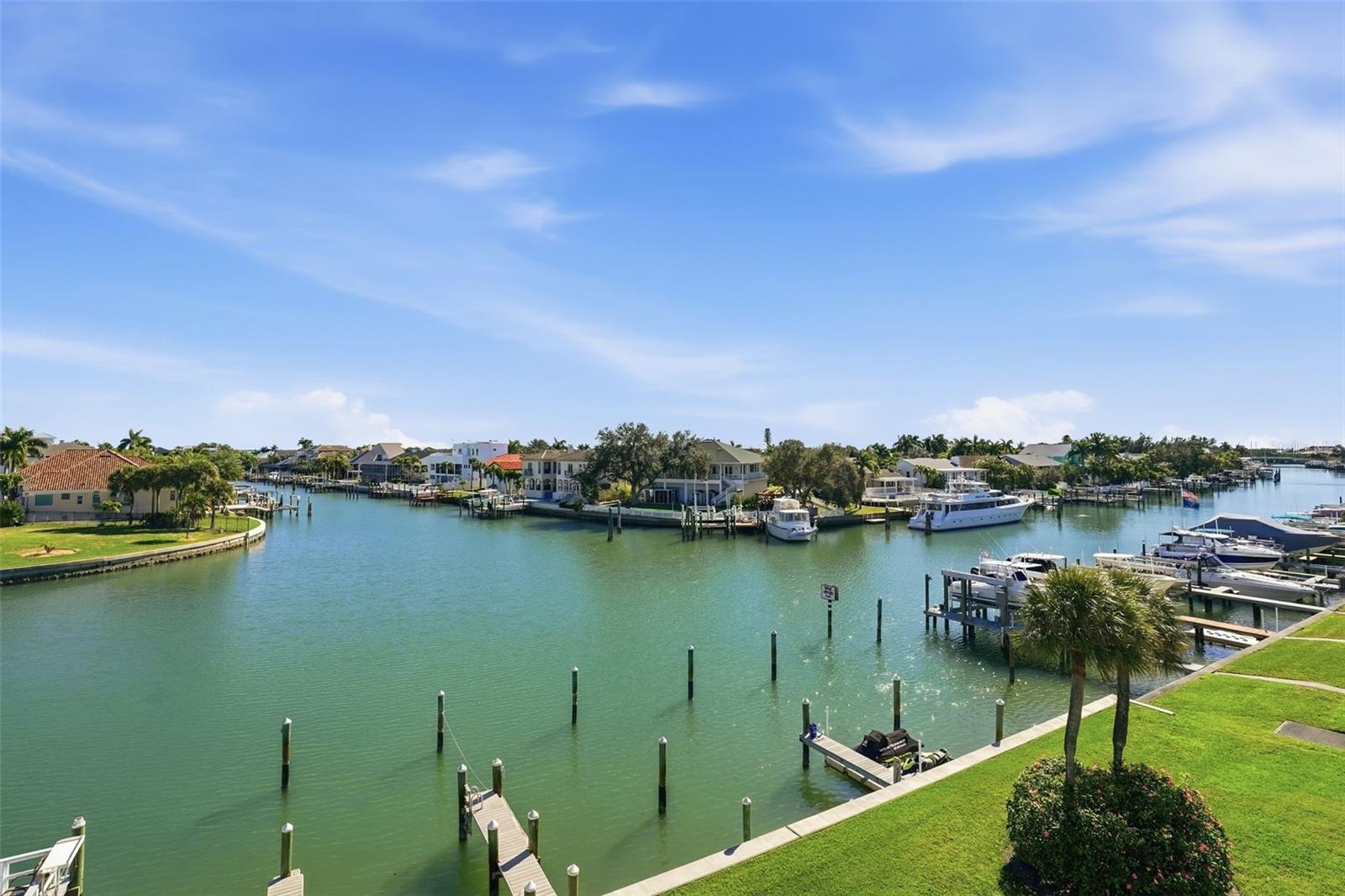Listing photo id 20 for 719 Pinellas Bayway S 305
